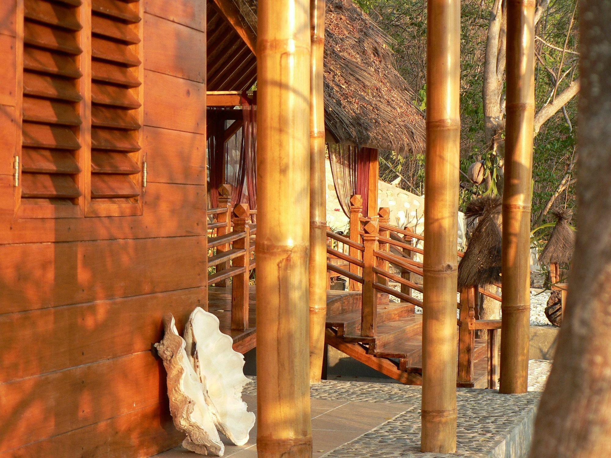 Waecicu Eden Beach Hotel Labuan Bajo Zewnętrze zdjęcie
